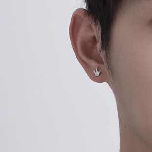 比心耳钉男潮个性男款搞怪手指设计感金属嘻哈女耳环S925纯银耳针