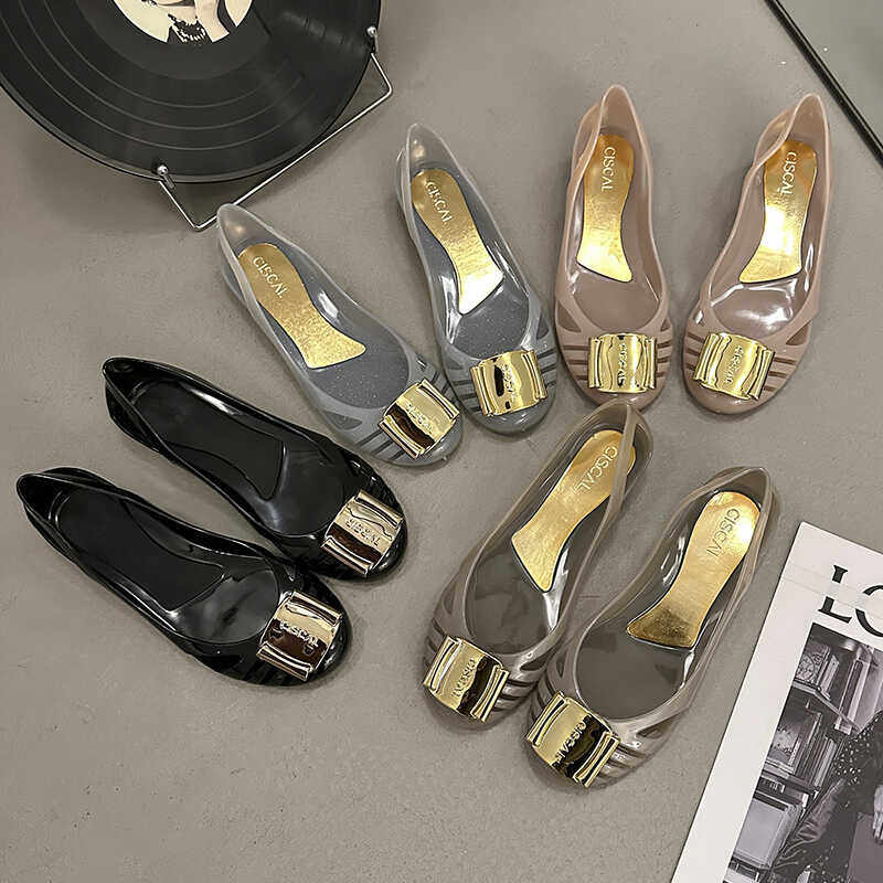 果冻鞋女2025新款沙滩凉鞋休闲外穿洞洞鞋方扣镂空塑料低防滑雨鞋