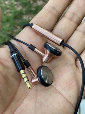 金立高端手机配机耳机 做工精细 人声细腻  解析力高  HiFi发烧