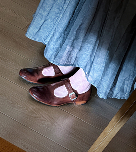 Mantova 曼托瓦2025新款水洗马皮复古玛丽珍鞋圆头平跟女纯色单鞋