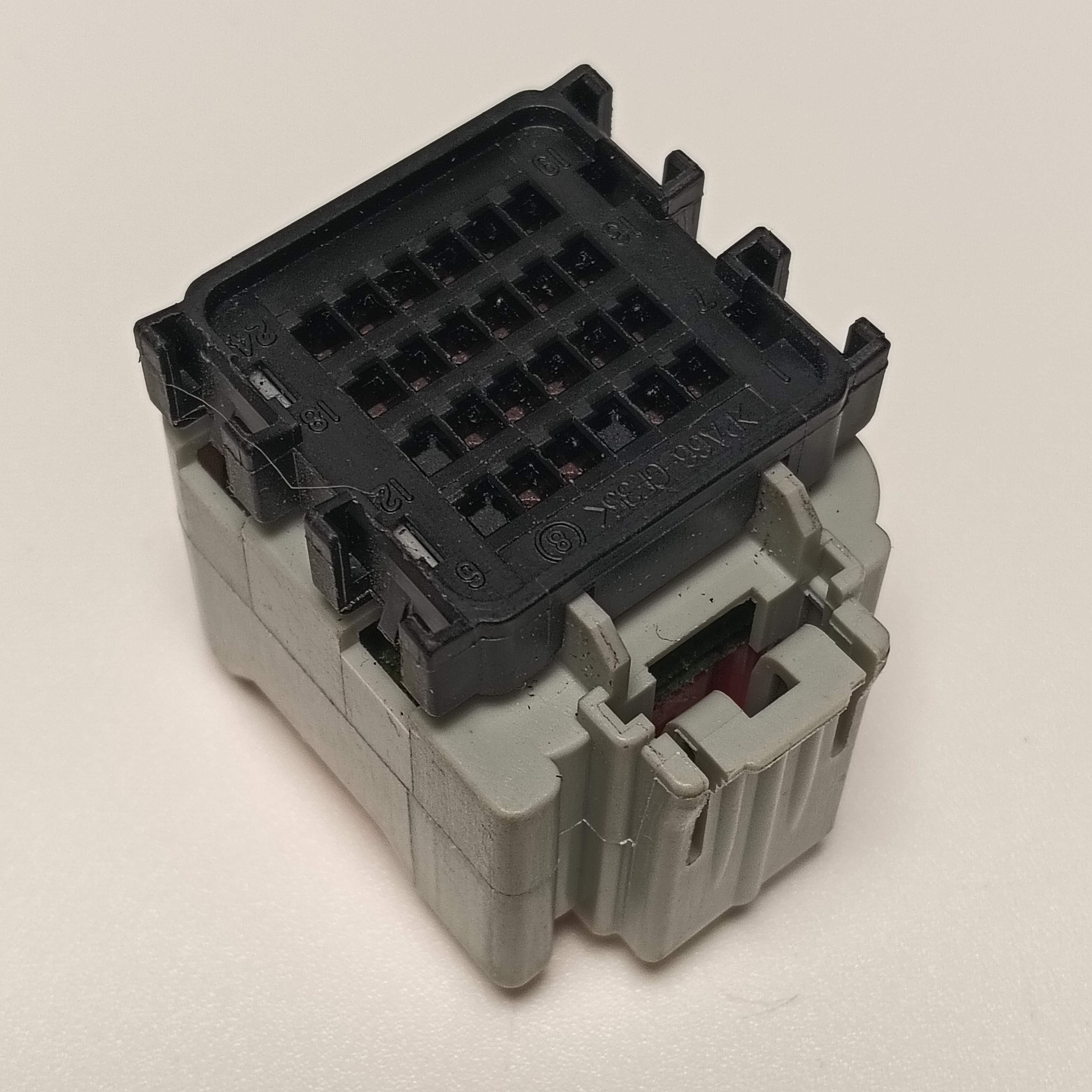 2S6T-14A464原装24孔 汽车连接器 插头 护套 线束插头