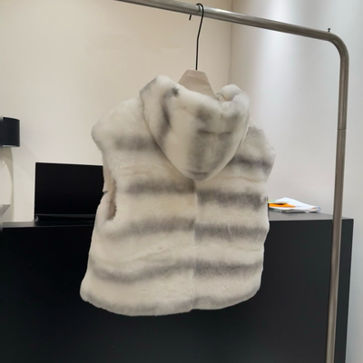 龙猫大帽子仿獭兔毛皮草马甲2025年冬季新款时尚高端女毛毛绒坎肩