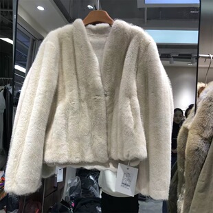 皮毛一体外套女2025冬新款软糯慵懒V领短款仿皮草水貂毛上衣环保
