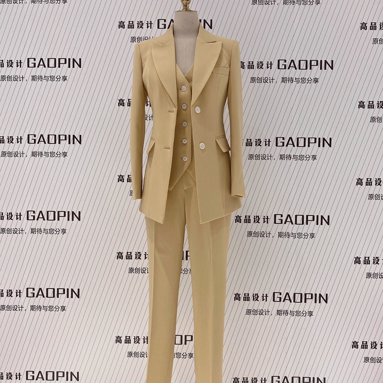 西装女马甲三件套职业通勤西服