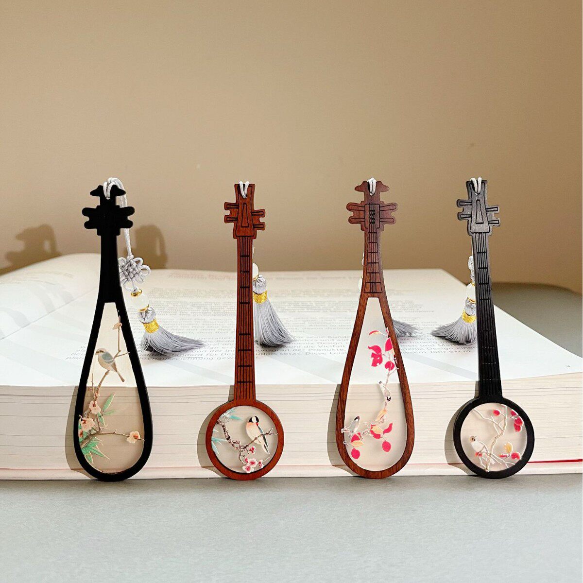 中国风琵琶阮咸书签礼盒实木质树脂彩绘花鸟毕业季送老师伴手礼品