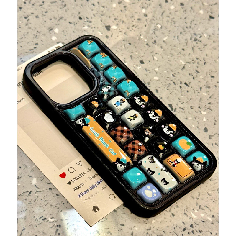 创意吉利猫立体键盘适用苹果15手机壳iPhone16ProMax新款15promax防摔13女款可爱卡通12硅胶14pro趣味11软壳