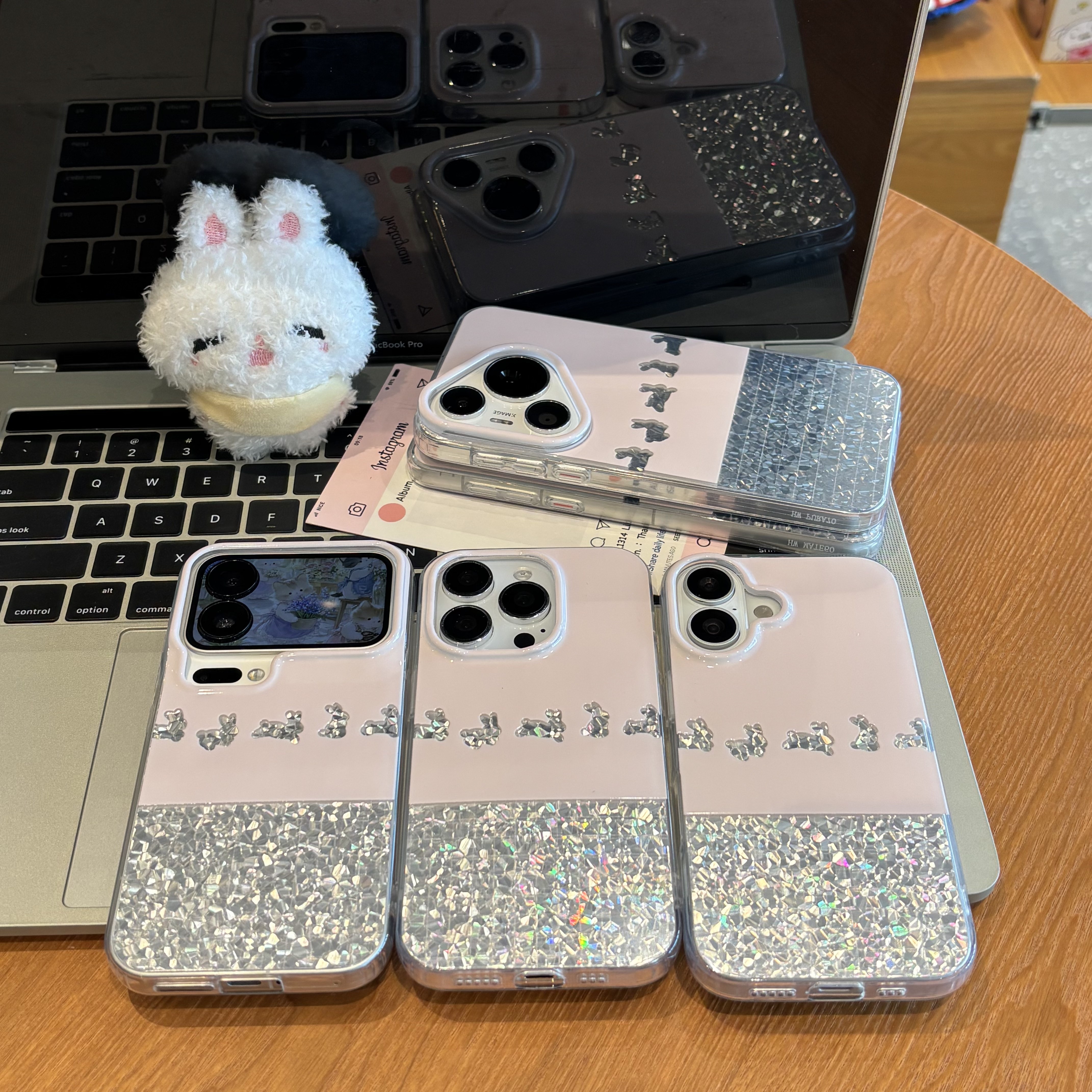 爆闪钻石纹大孔粉兔子适用苹果17ProMax手机壳iPhone16/18pro新款15卡通13高颜值14pro创意15pro防摔12全包11