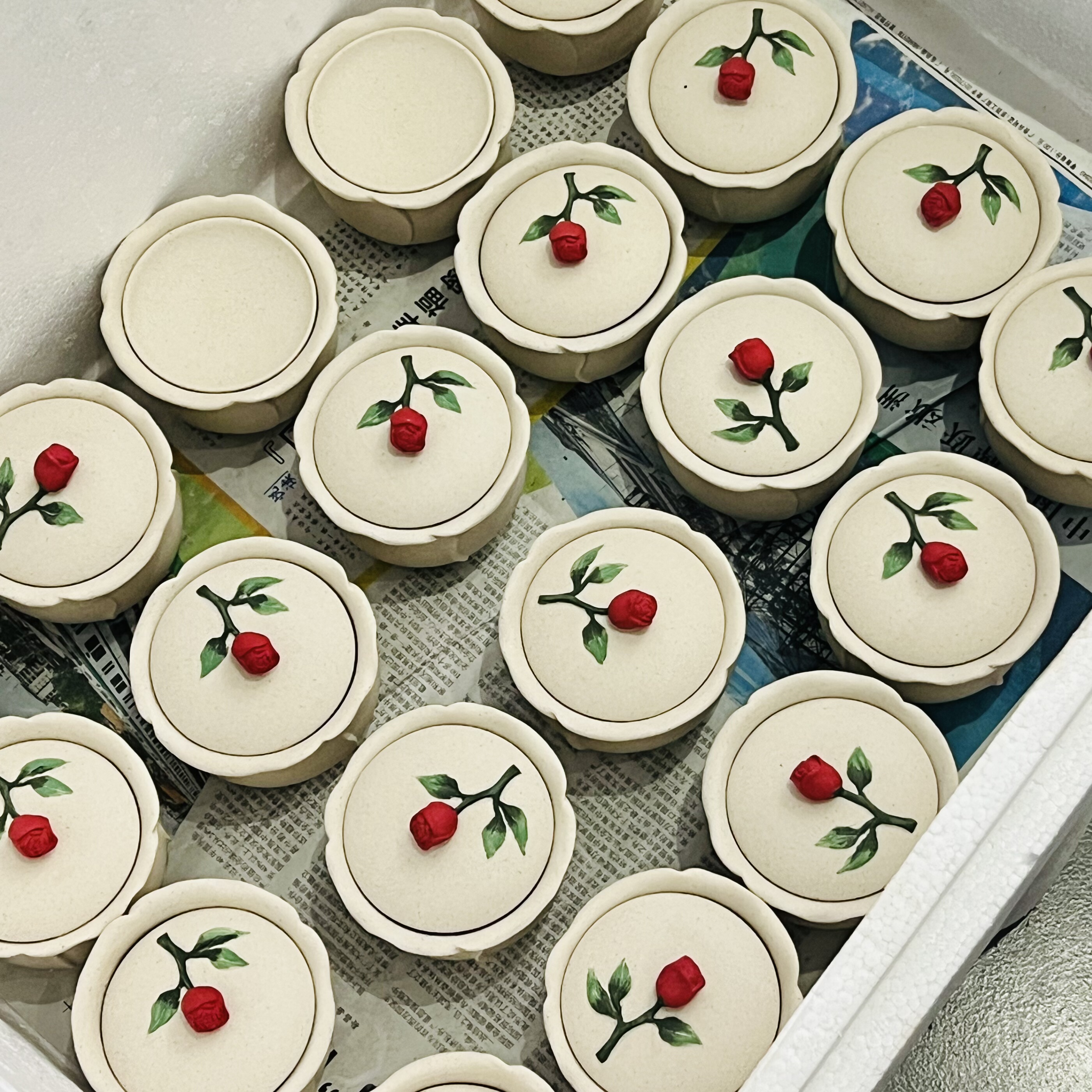 闲庭茶器【玫瑰园】玫瑰手抓盖碗 原矿白段泥宜兴紫砂150cc