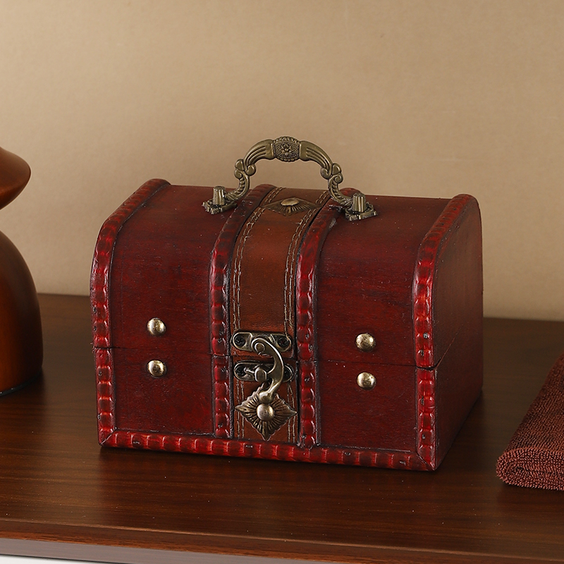 复古红手提小箱子带锁藏宝箱摆件