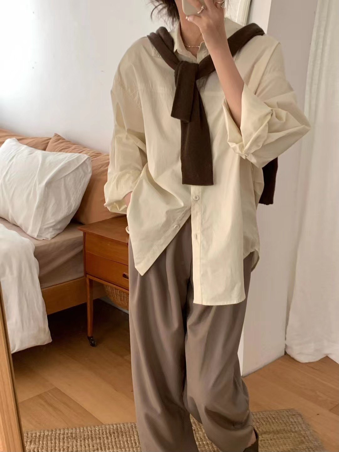现货 韩系铜氨丝衬衫垂感舒适 搭配奶茶色西裤韩喔