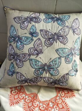 外贸原单棉麻满工绣花四周滚边靠垫套 抱枕套43*43