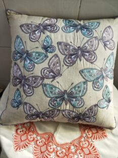 外贸原单棉麻满工绣花四周滚边靠垫套 抱枕套43*43