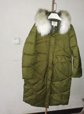 2025年冬季中长款军绿色简约羽绒服