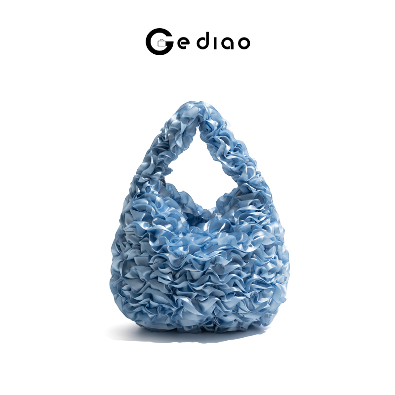 法系轻奢花瓣褶皱女包2025高级感