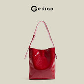 格调studio张艺凡同款 红色油蜡皮托特包大容量女百搭高级感流浪包