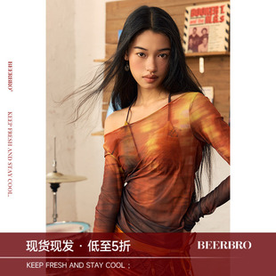 夕阳照进森林辣妹印花一字领抽绳针织衫 BeerBro 音乐节专场