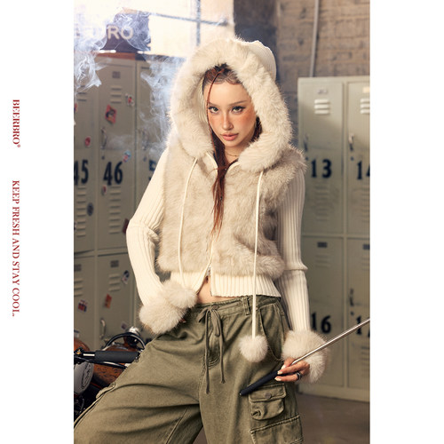 BeerBro『CITY MOTO』软糯保暖秋冬毛毛拼接连帽毛衣开衫外套女