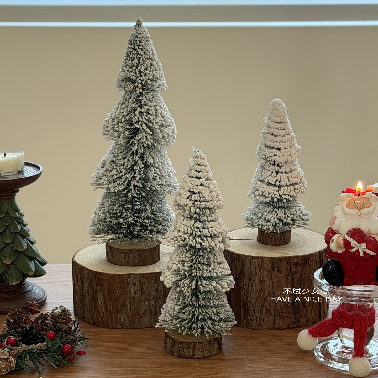 圣诞节装饰品新款ins风家用场景橱窗布置积雪迷你圣诞树桌面摆件