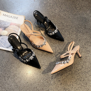 尖头水钻带气质名媛高跟鞋 裸粉色漆皮一字扣带包头凉鞋 2026年新款