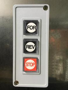 MAX 3三位启动停止自复位铜件3A250VAC600V 天得盒式 按钮开关TPB