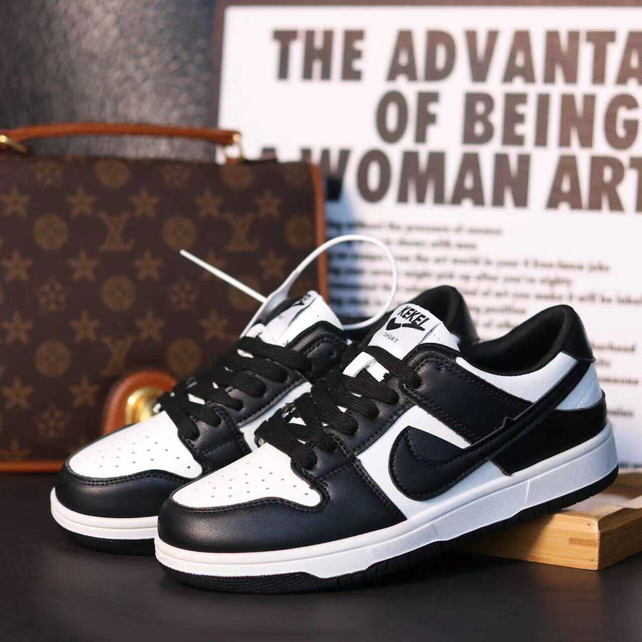 时尚防滑休闲女板鞋2025新款百搭