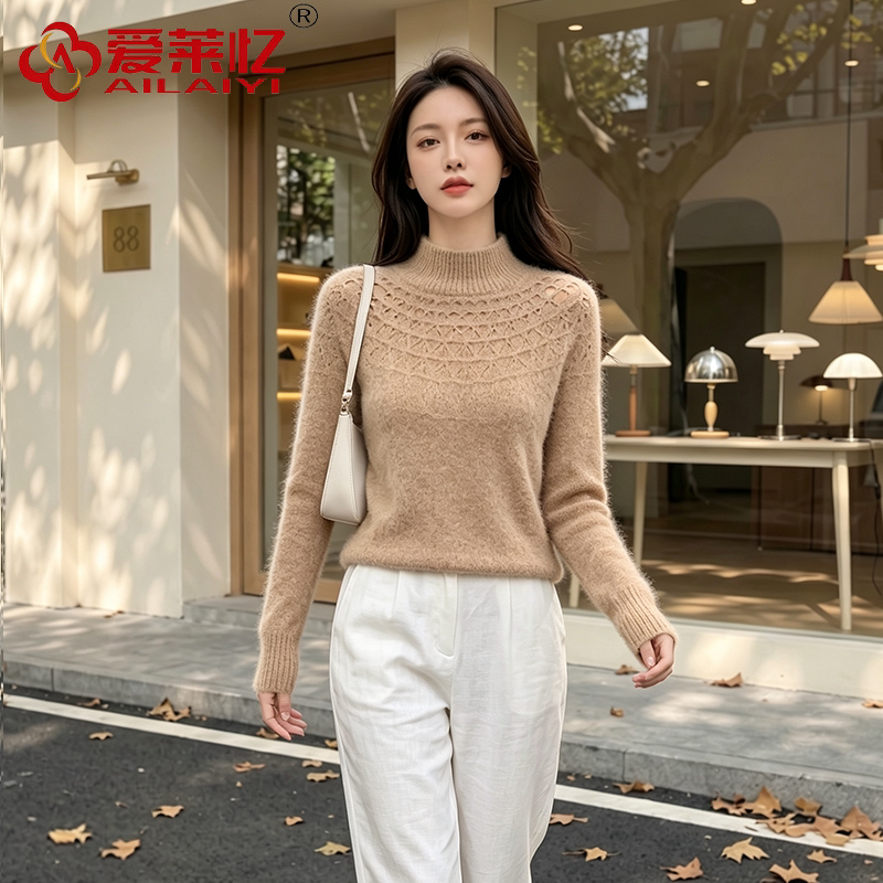爱莱忆纯羊毛半高领保暖毛衣女