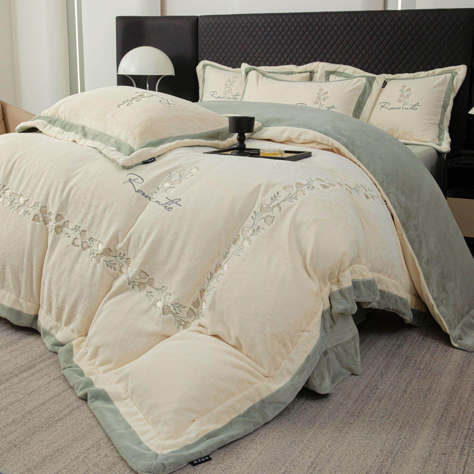 新款高克重加厚全消光牛奶绒四件套冬季高端绣花被套床单床上用品