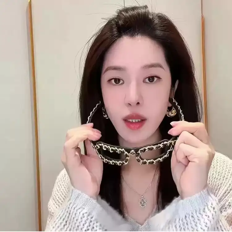 轻奢高级感洋派时尚眼镜发箍头饰女款2026新款压发高颅顶发箍发夹