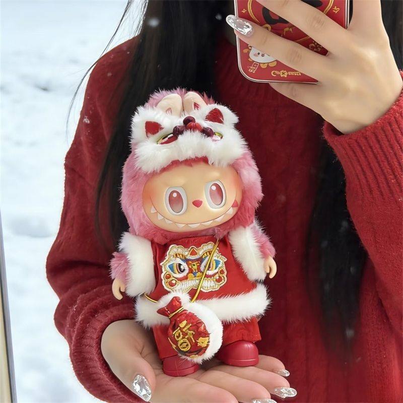一二三代拉布布醒狮套装娃衣前方高能站姿玩偶搪胶新年红舞狮娃衣,模玩/动漫/周边/娃圈三坑/桌游,潮玩娃衣,淘宝优惠券,粉丝福利购,淘宝优惠卷