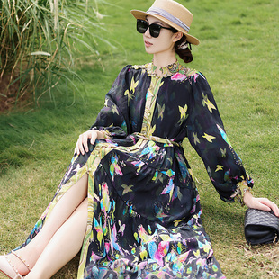 真丝连衣裙女轻奢高级感桑蚕丝印花宽松收腰显瘦度假黑色碎花长裙