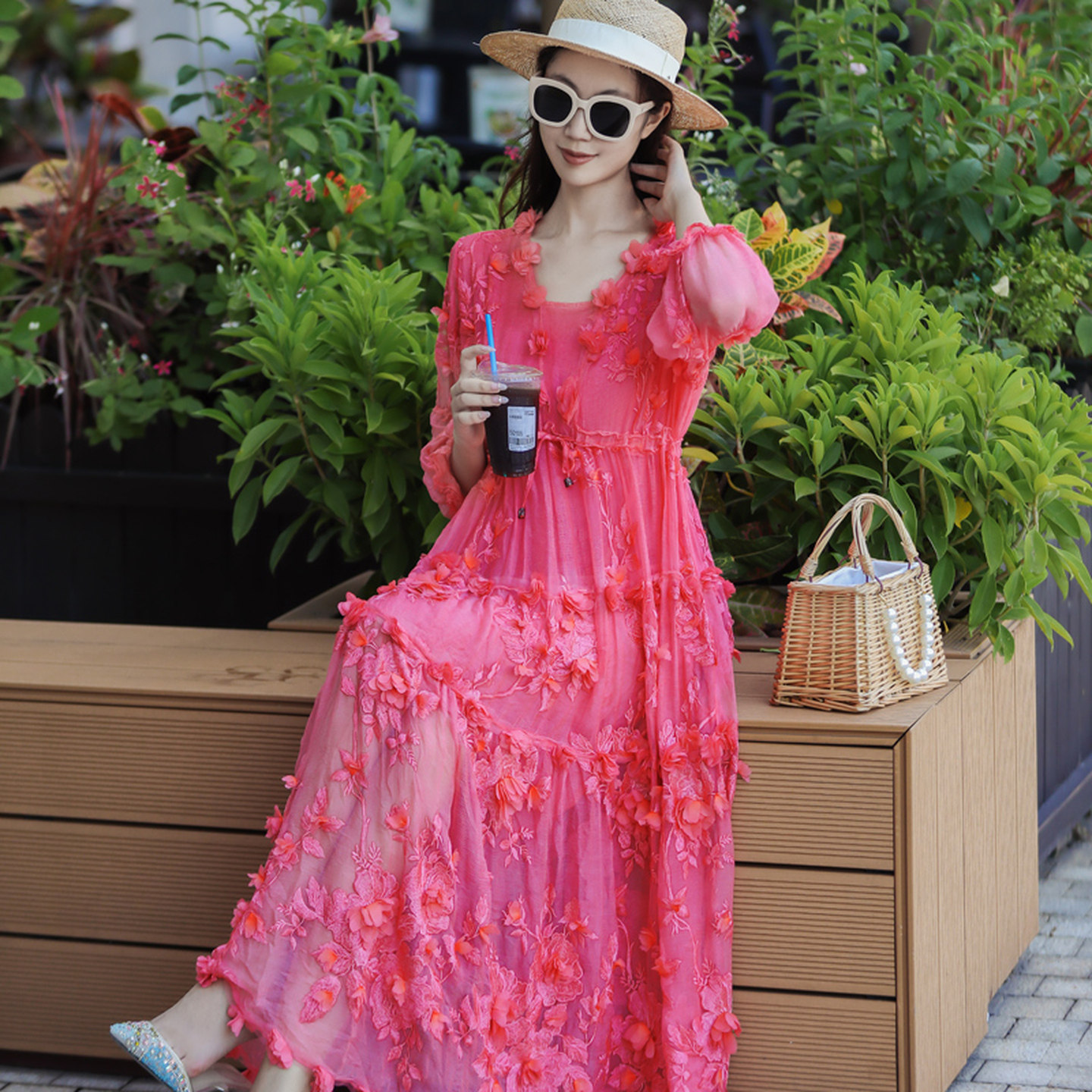 桑蚕丝连衣裙玫红色女人味高级感轻奢飘花刺绣宽松收腰显瘦中长款