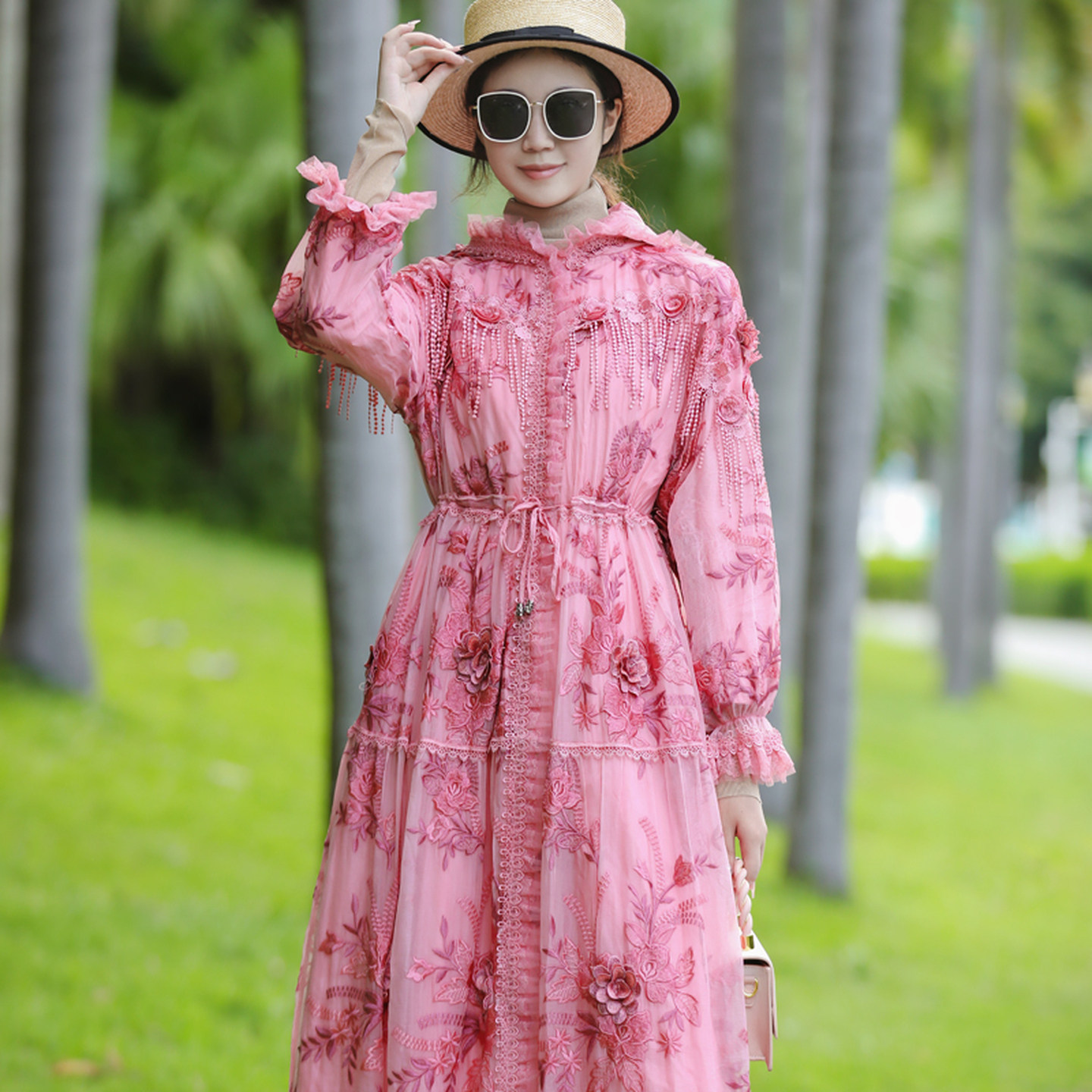桑蚕丝刺绣棉衣女贵夫人阔太太连帽收腰显瘦轻薄保暖羽绒棉服外套