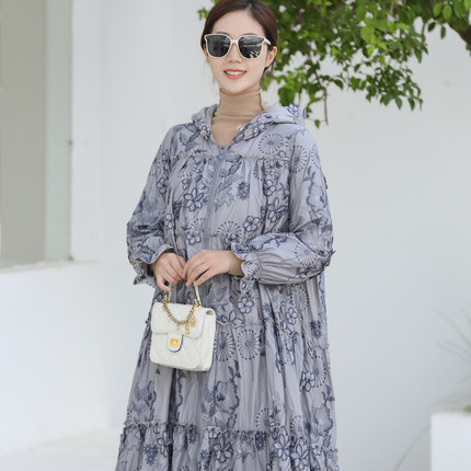 羽绒服女2024年冬装新款灰色高档刺绣宽松保暖长款过膝白鸭绒外套