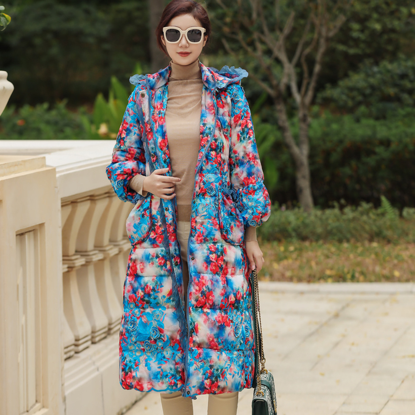 白鸭绒羽绒服大码女装高端轻奢刺绣印花中长款过膝收腰保暖90外套