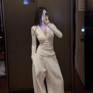 V领德绒打底衫女秋冬内搭短款小衫辣妹修身磨毛上衣加绒保暖T恤