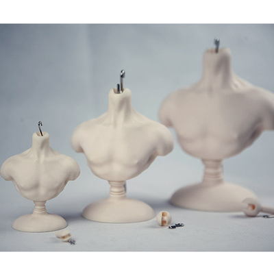 GRANADO番红花胸托娃头展示