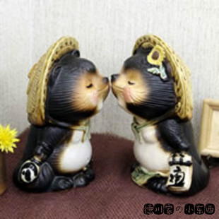 情侣 陶瓷 接吻 装 饰 亲嘴 狸猫 日本代购 摆件 可爱 信乐烧