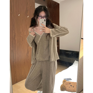 春秋简约v领花边带胸垫吊带三件套毛巾绒睡衣冬季 甜美家居服 女款