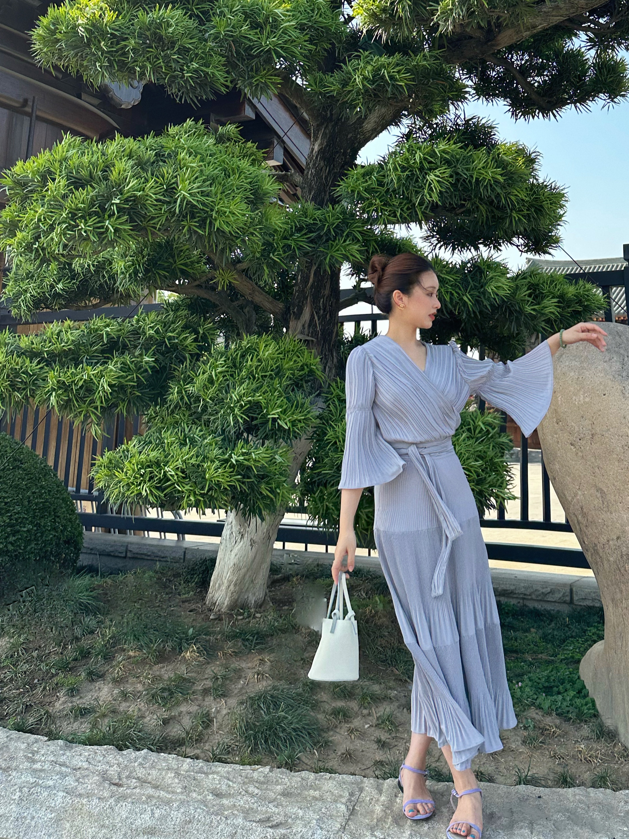 清冷三宅风！独家姐姐们的手工褶皱收腰连衣裙含腰带