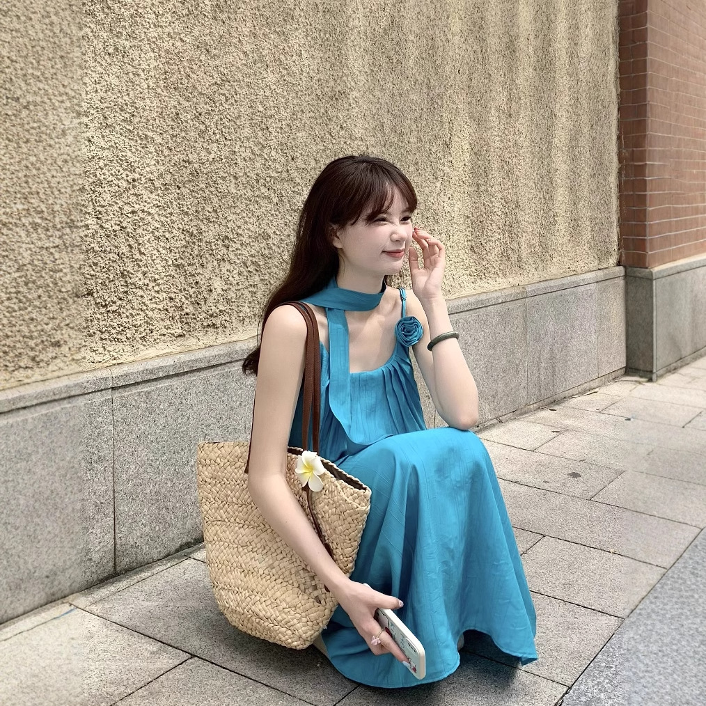 学院风文艺长连衣裙度假风夏季显白立体花朵绑带吊带长裙连衣裙