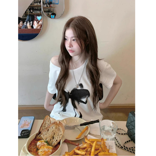 知名度SHOP 韩系白色纯棉短袖T恤女夏季宽松慵懒斜肩露肩印花上衣