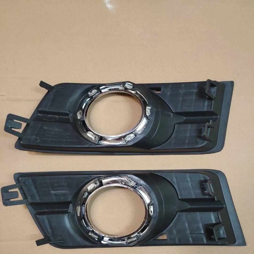 适用于10-16款凯迪拉克SRX前雾灯框杠灯框防雾灯罩格珊雾灯装饰罩