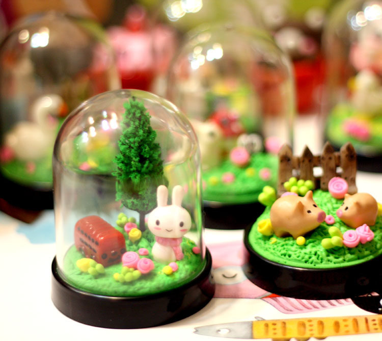 어린이 수제 DIY 초경량 점토 마이크로 풍경 장식품 재료 패키지 동물 장면 투명 방진 벨 선물