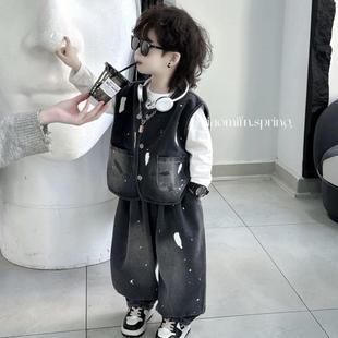 男童秋季套装2025新款儿童T恤马甲涂鸦美式泼墨韩版牛仔裤三件套