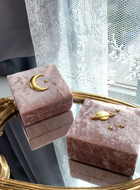 自制原创粉色抱抱熊土星月亮银河可爱丝绒对戒戒指项链首饰盒韩风