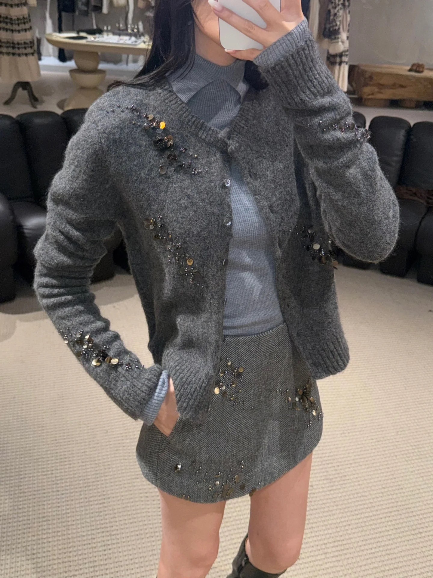 法式小众2025秋冬新手工钉珠垫肩针织毛衣董洁同款女上衣