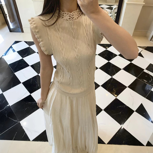 法式小众 2026夏季新款雅致奶杏手钩花立领绞花小飞袖修身针织衫