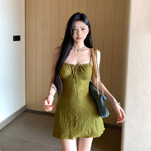 气质收腰显瘦性感a字短裙 新款 法式 纯欲绿色绑带吊带连衣裙女夏季