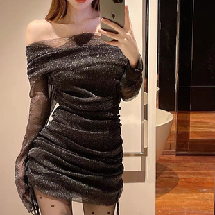 纯欲风亮闪网纱长袖一字肩连衣裙女秋季新款修身显瘦性感包臀短裙