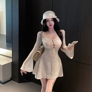 温柔风镂空蕾丝喇叭袖连衣裙女2025秋季新款气质收腰显瘦A字裙子